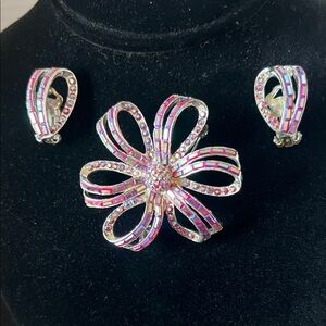 Vintage Elegant Multicolor and Silver Jewelry 2” Brooch and Matching Clip-on Set